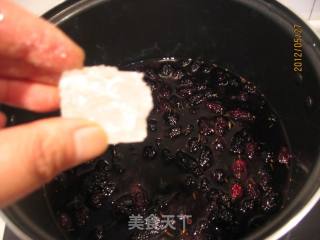 桑葚银耳羹的做法步骤：4