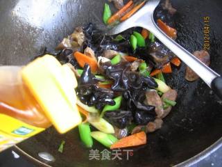 腊肠炒木耳的做法步骤：10