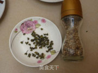 茶树菇炒菠菜的做法步骤：2