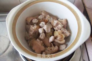 花生猪手汤 话梅猪手的做法步骤：5