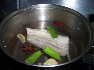 酸菜白肉火锅的做法步骤：4