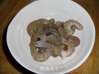 淡雅迷人眼——花边水晶虾包的做法步骤：1