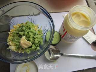 青瓜鸡蛋三明治的做法步骤：3