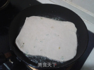豆渣葱油饼的做法步骤：6