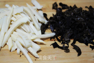 鱼香肉丝的做法步骤：5