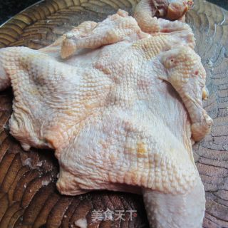 香酥全鸡的做法步骤：1