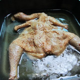 香酥全鸡的做法步骤：3