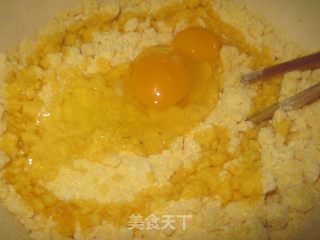 玉米面慢头的做法步骤：1