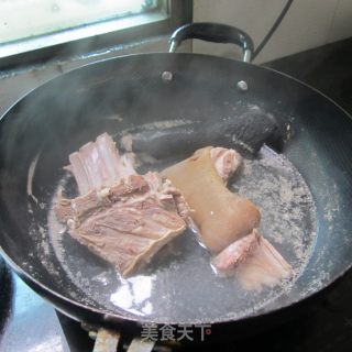羊肉芋片香锅的做法步骤：2
