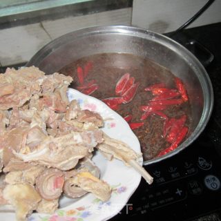 羊肉芋片香锅的做法步骤：11