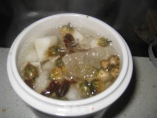 菊花银耳炖雪梨的做法步骤：5