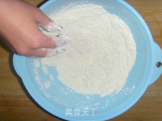 家庭版葱油小饼的做法步骤：1