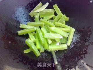莴笋炒驴肉片的做法步骤：3