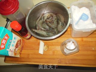 食尚擂台——【鲁菜名品】焅大虾的做法步骤：1