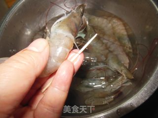 食尚擂台——【鲁菜名品】焅大虾的做法步骤：2