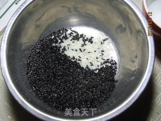 蜜豆黑米糊的做法步骤：1