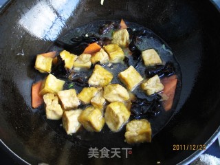 木耳烧豆腐的做法步骤：4