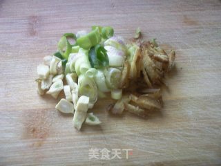 芹菜炒肉的做法步骤：3