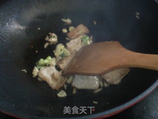 芹菜炒肉的做法步骤：5
