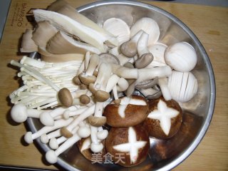 杂菌荟火锅的做法步骤：9