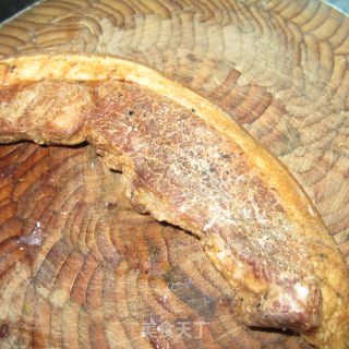 酸辣腊肉的做法步骤：1