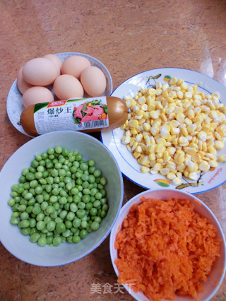 营养美味の蛋包饭。第一次做还满成功的的做法步骤：1