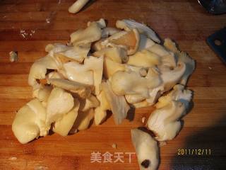 蚝油白灵菇的做法步骤：2