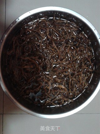 茶树菇炒牛肉的做法步骤：2