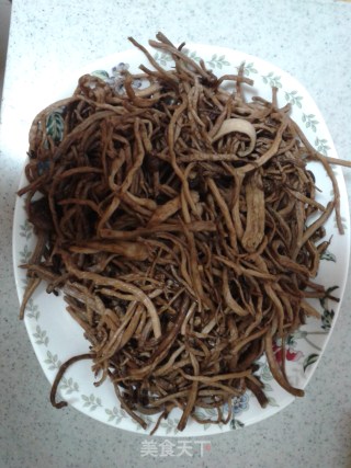 茶树菇炒牛肉的做法步骤：3