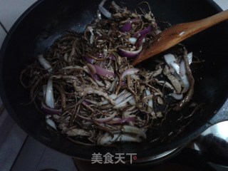茶树菇炒牛肉的做法步骤：11