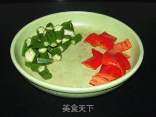 秋葵炒虾仁的做法步骤：3