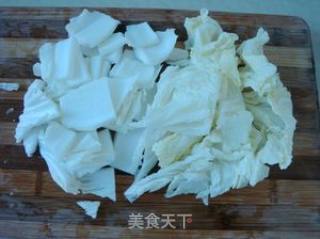 家常小菜——芋头烧白菜的做法步骤：1