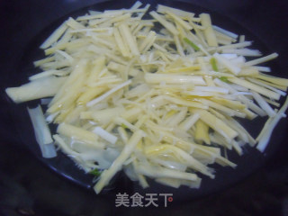 彩色肉笋丝的做法步骤：3
