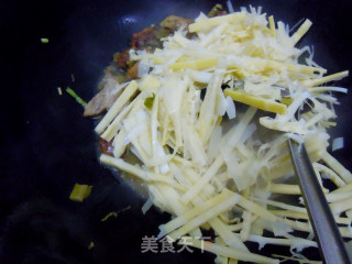 彩色肉笋丝的做法步骤：9