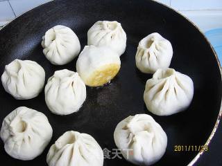 菠菜贝丁鲜肉生煎包的做法步骤：8