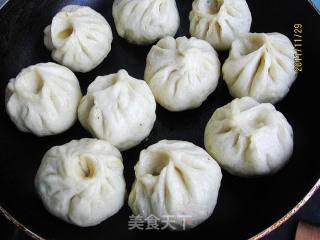 菠菜贝丁鲜肉生煎包的做法步骤：10