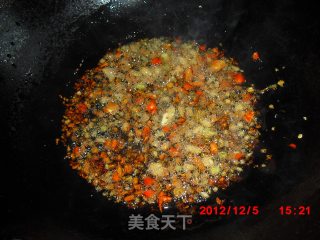 鱼骨汤底麻辣火锅的做法步骤：3
