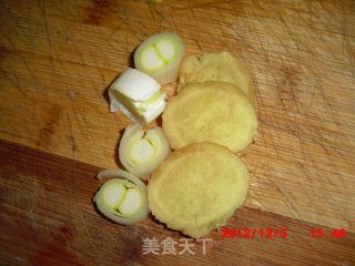 鱼骨汤底麻辣火锅的做法步骤：11