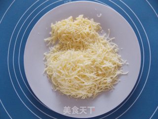 欧陆风情鲍菇培根披萨的做法步骤：8
