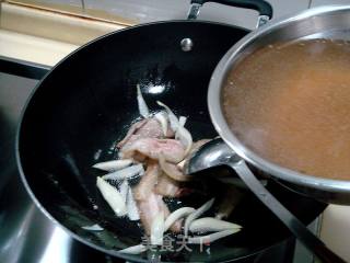 异域美食“什锦大酱汤”的做法步骤：2