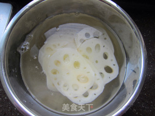 珊瑚藕片的做法步骤：3