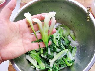 虾米手撕油菜的做法步骤：5