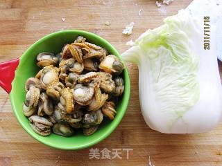 白菜炒贝丁的做法步骤：1