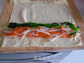 豆皮蔬菜卷的做法步骤：5