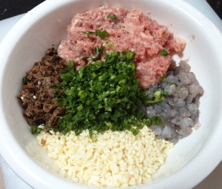 冰花煎饺的做法步骤：1