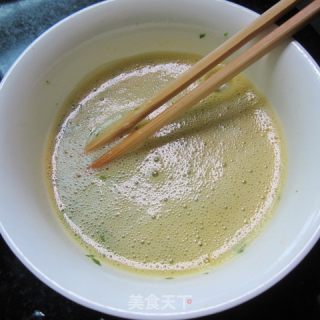 香葱鸡蛋饼的做法步骤：2