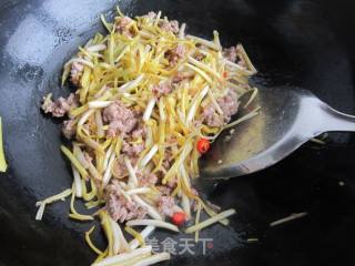 韭黄炒肉末的做法步骤：11