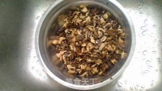 米粉饺子的做法步骤：1