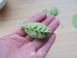 冬天里春意盎然的饺子——翡翠藕香鲜肉饺的做法步骤：14