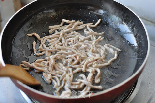肉丝蒜黄的做法步骤：8